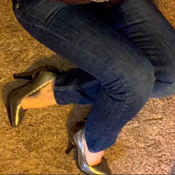 Burberry Pewter 4+inch High Heels👠Sz 37EU/6.5USA Excellent Condition!! Worn 1X! - Picture 10 of 12